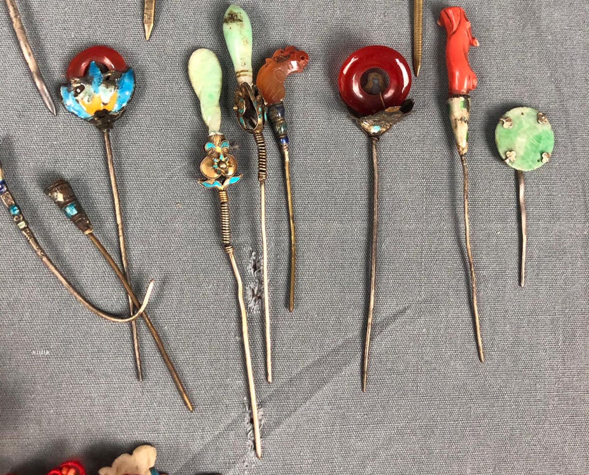 Collection of jewelry, needles, clasps. China proably old. - Image 23 of 23