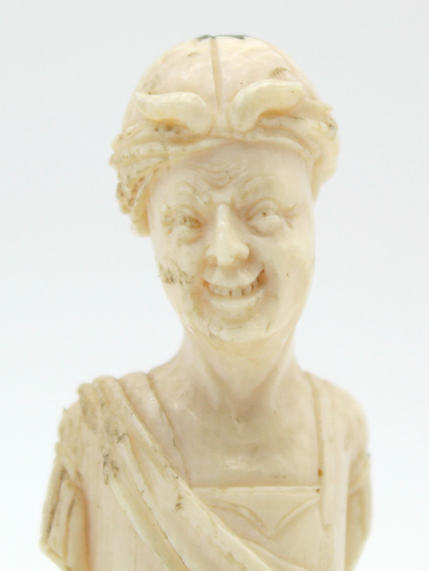 2 figures, ivory around 1900. Probably Erbach. Herald? - Image 12 of 13