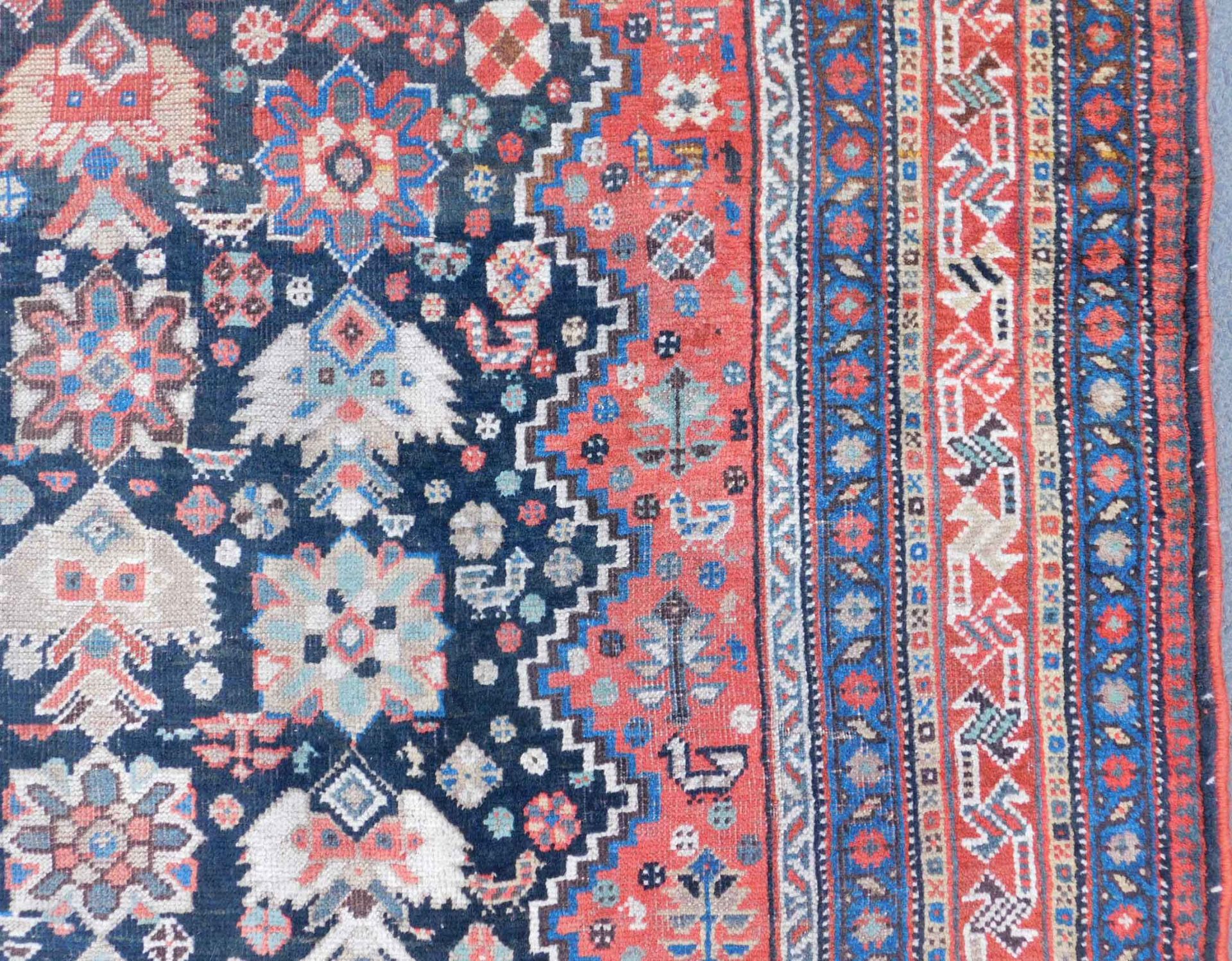 Khamseh Persian carpet. Iran. Antique, around 100 - 150 years old. - Bild 5 aus 9