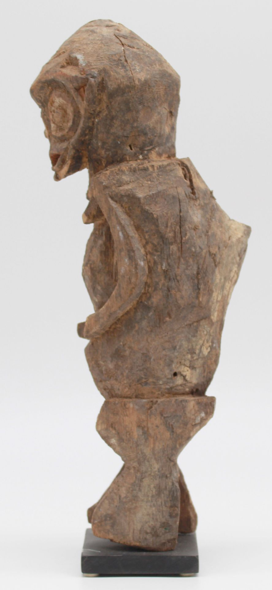 Female shrine figure. Probably Yoruba, Nigeria, West Africa. - Bild 2 aus 7