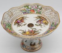 Meissen breakthrough bowl. Watteau painting. Knaufzeit 1815 - 1924.