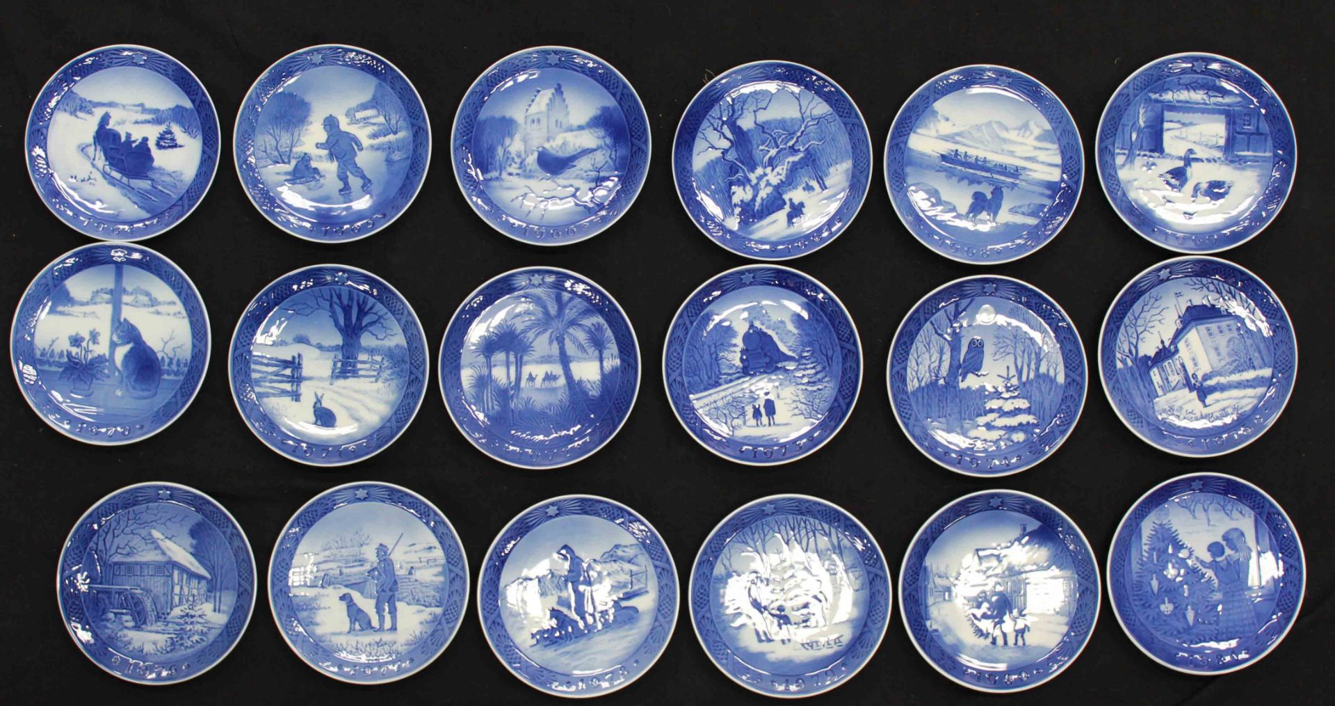 94 Christmas plates - Royal Copenhagen. Complete series from 1910-2004. - Image 25 of 28