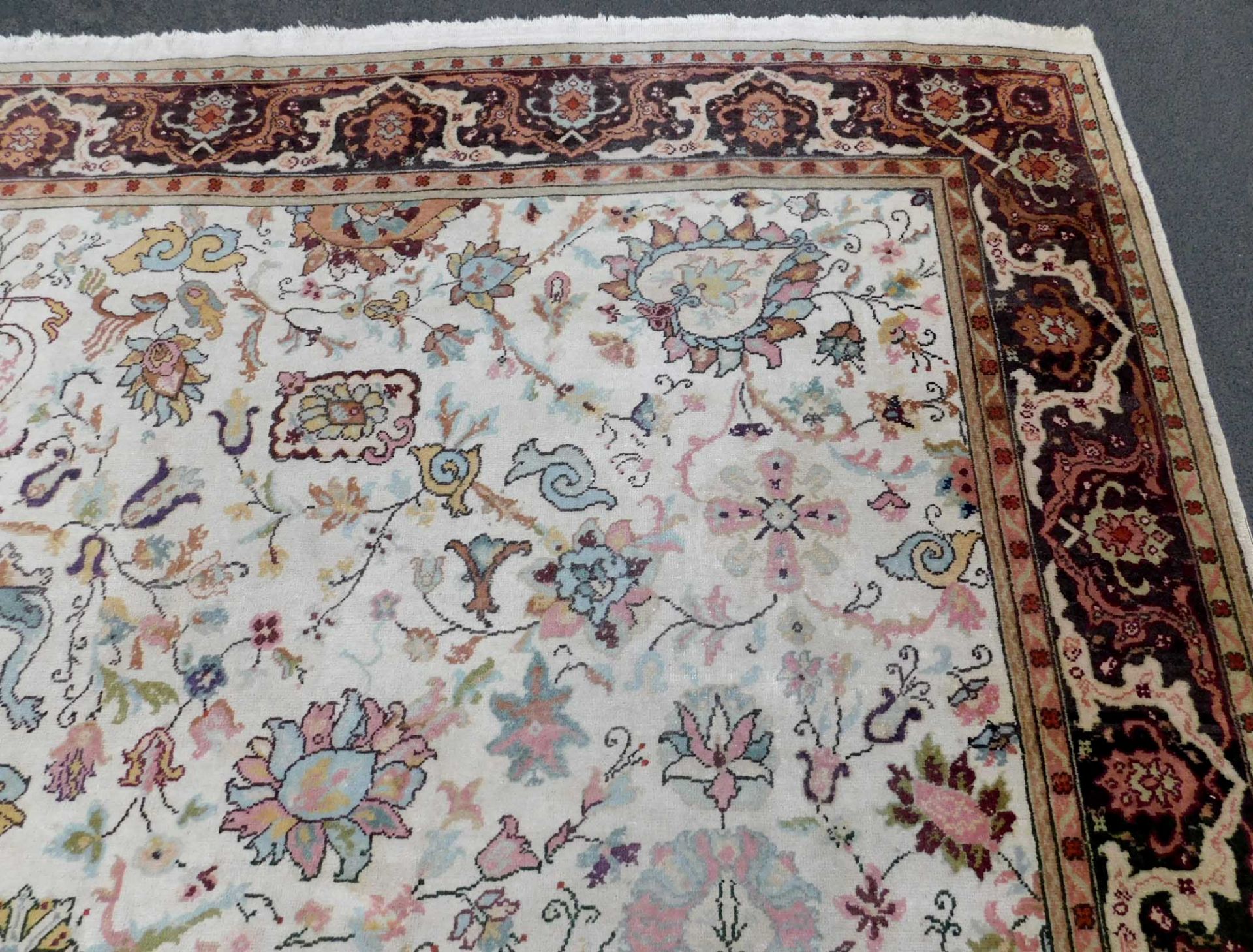 Borlu carpet. Turkey. Around 80 - 100 years old. - Bild 5 aus 9
