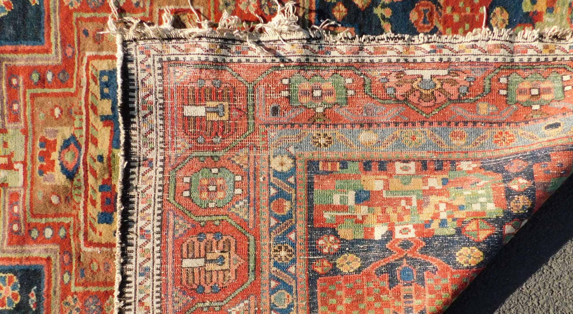 Bakhtiar Persian carpet. Gul Farang rug. Around 80 - 120 years old. - Image 5 of 5