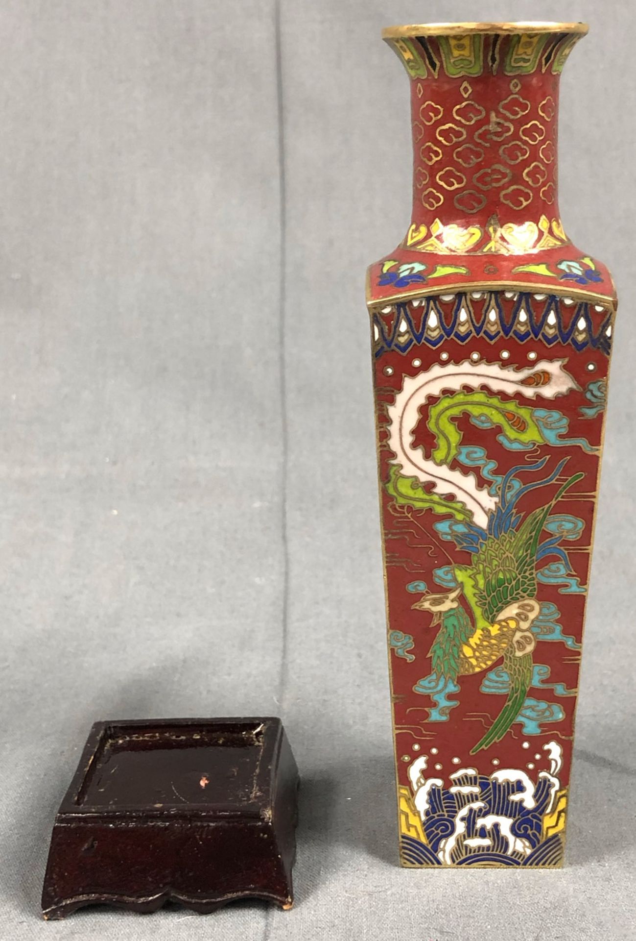 Cloisonne vase Japan / China. Simurgh over waves. 17 cm high. - Image 2 of 14