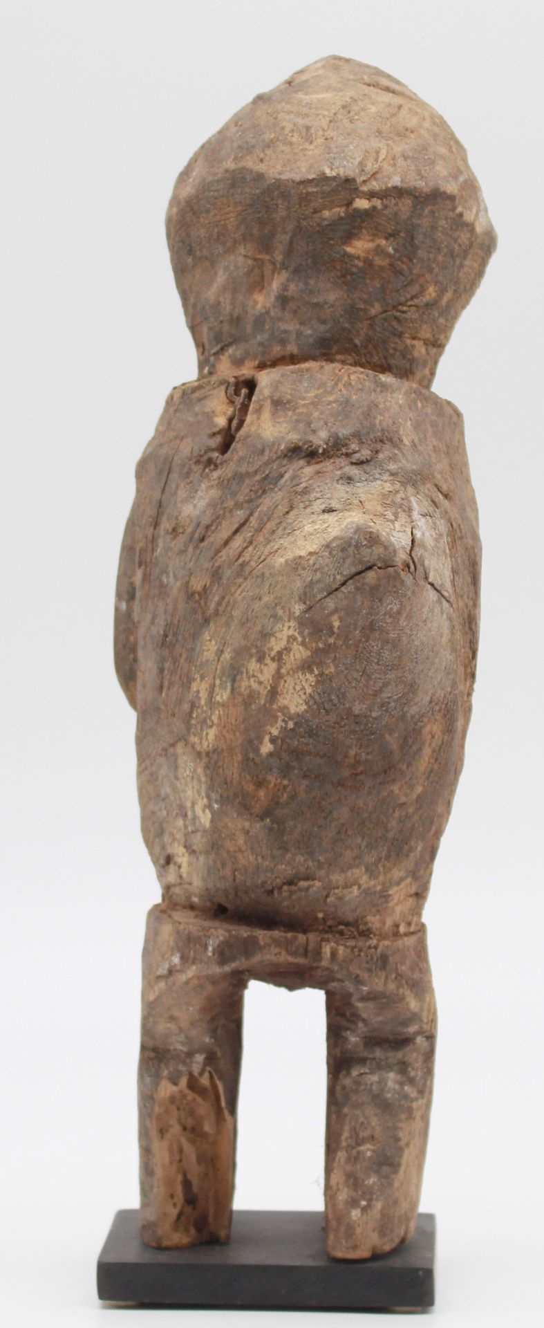 Female shrine figure. Probably Yoruba, Nigeria, West Africa. - Bild 3 aus 7