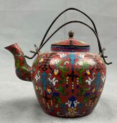 Cloisonné Kanne mit Deckel. Rot Grundig. Wohl China, Japan alt.