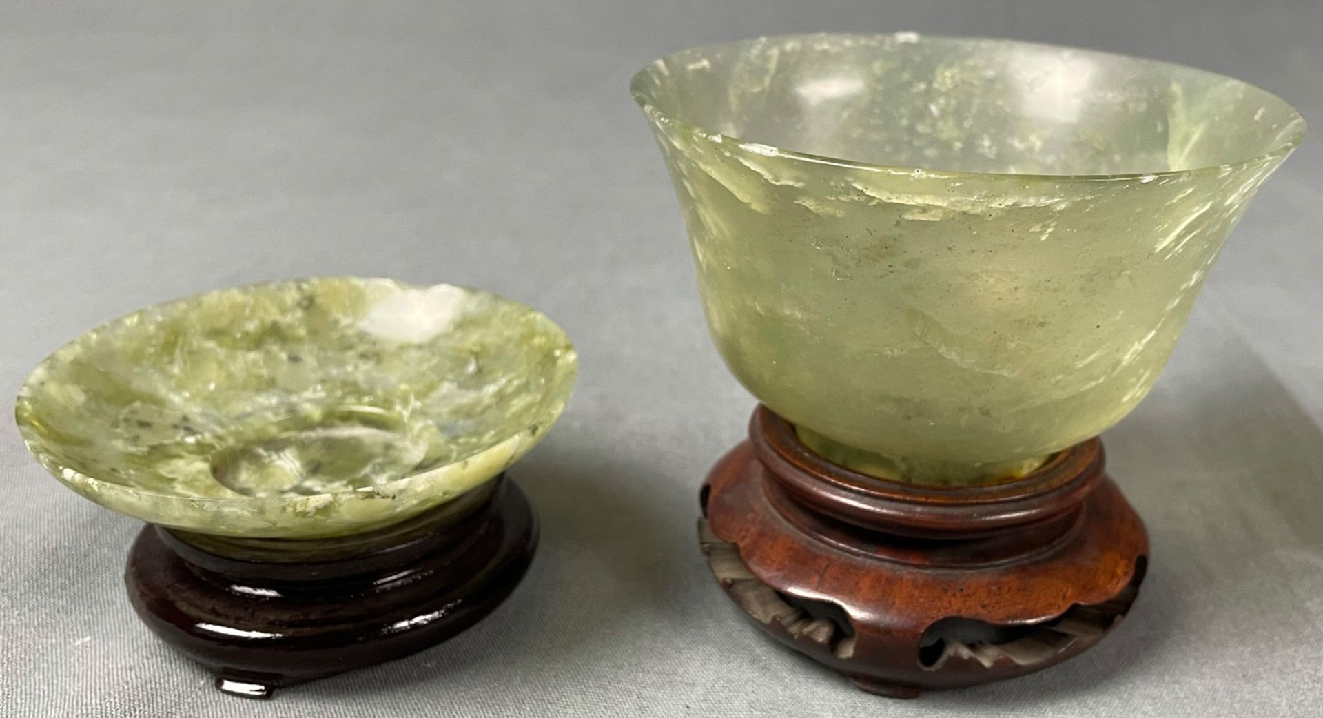 2 Jade? Schalen. Koppchen. Wohl Japan antik. - Bild 3 aus 13