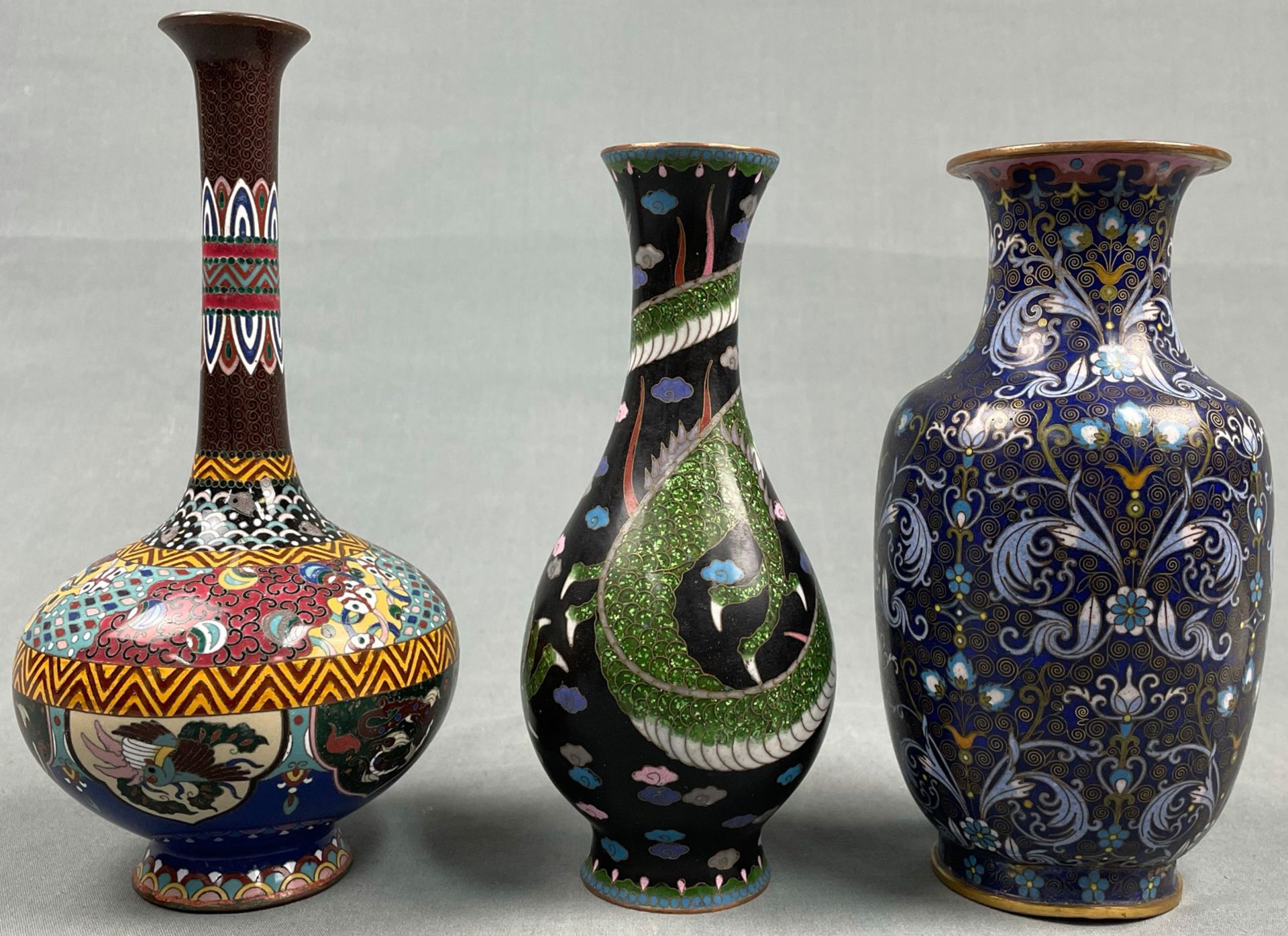 3 Vasen Cloisonné. Wohl Japan, China alt. Auch Drachen mit 3 Klauen. - Bild 3 aus 14
