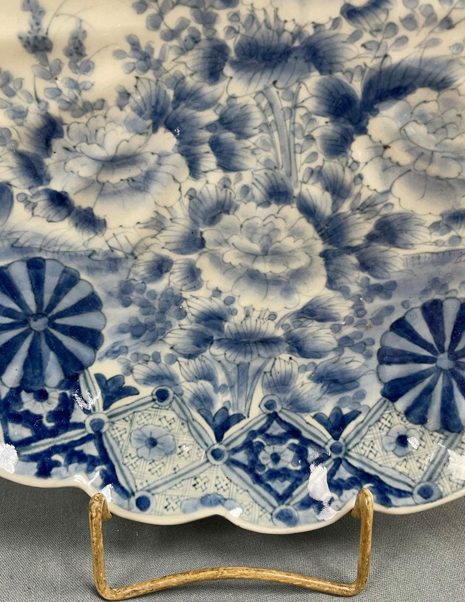 2 Platten Porzellan. Wohl China antik. - Image 9 of 16