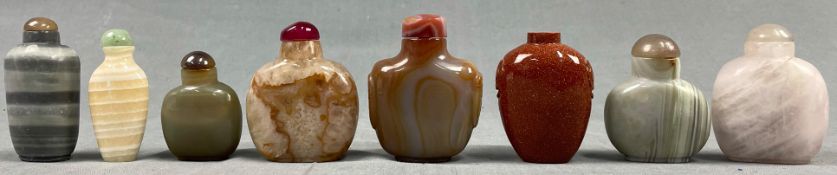 8 Snuff Bottles. Wohl stein, China alt. Bis 8 cm.