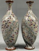 2 Filigrane Cloisonné Vasen. Grau Grundig mit Vögeln.