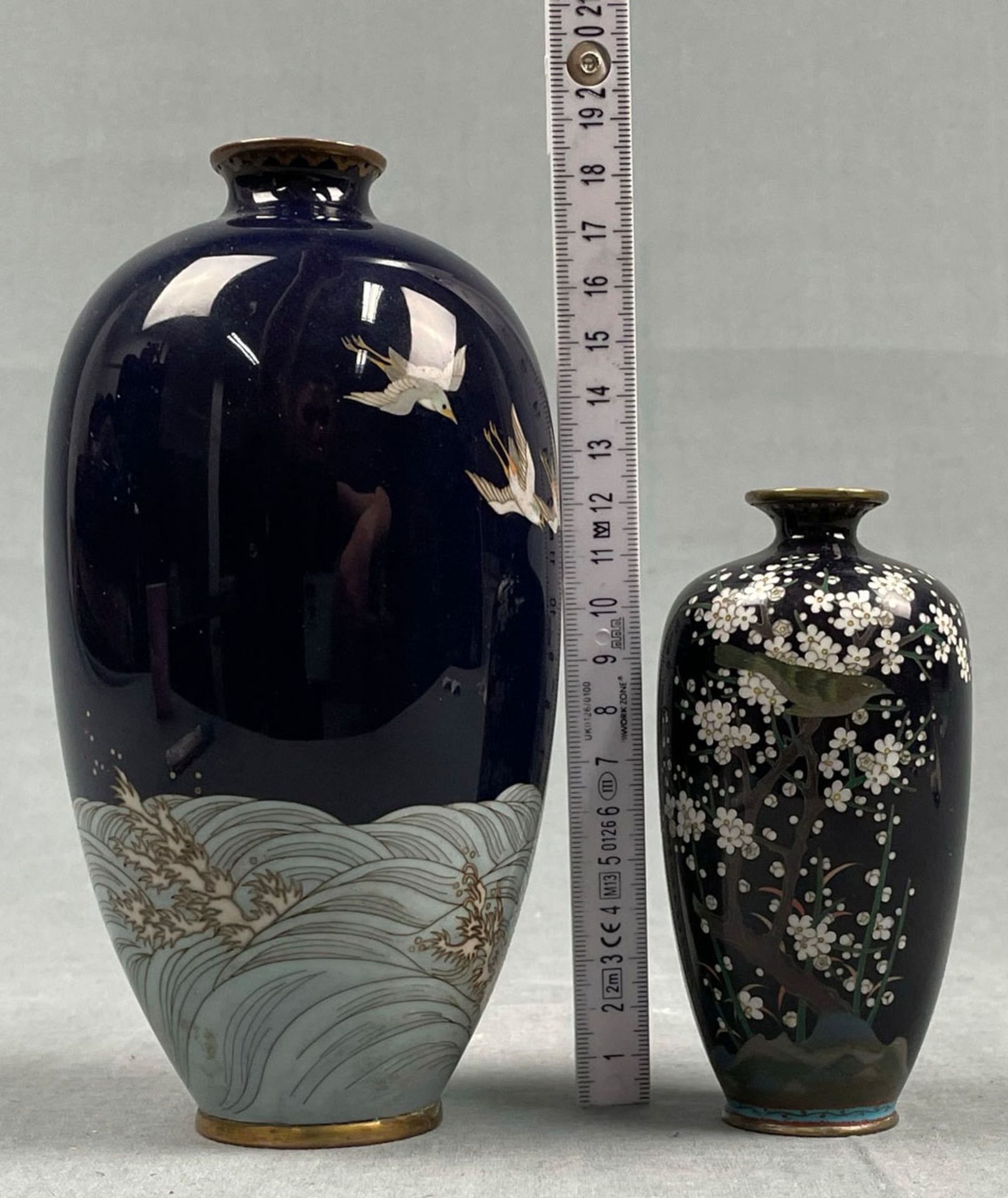 2 Cloisonné Vasen. Wohl Japan antik. - Bild 7 aus 7