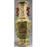 Henkelvase. Wohl China antik?