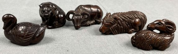 5 Netsuke, Figuren. Hartholz geschnitzt. Signiert?