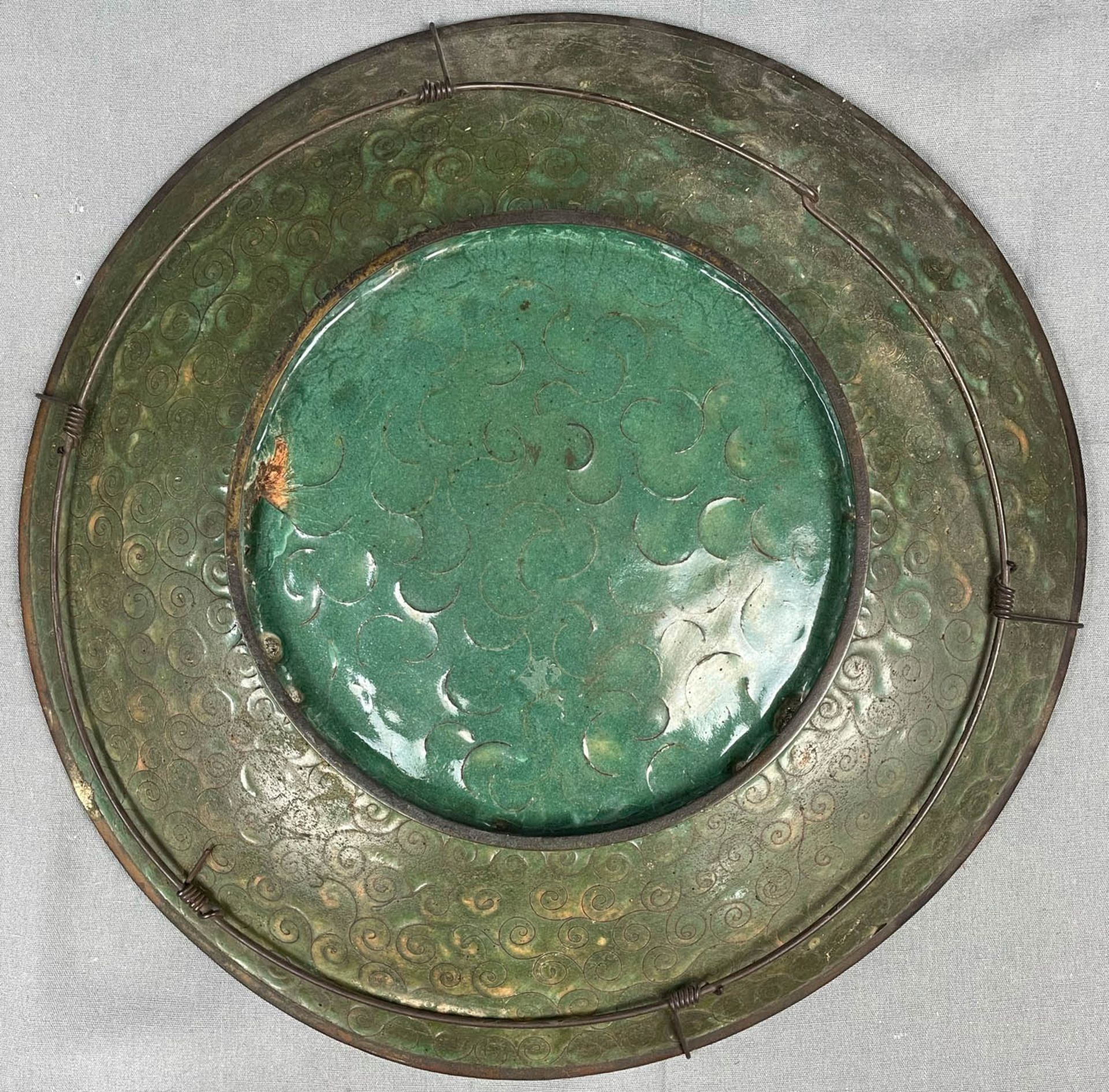 3 Cloisonné Platten. Wohl Japan, China alt. Bis 36,5 cm Durchmesser. - Image 21 of 22