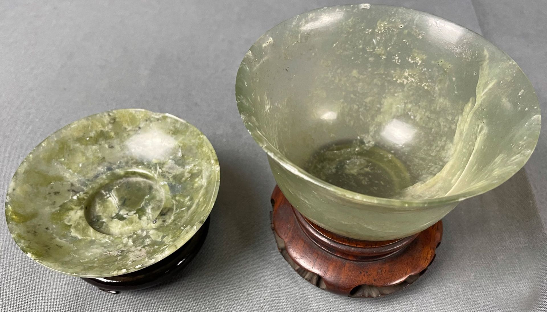 2 Jade? Schalen. Koppchen. Wohl Japan antik. - Bild 4 aus 13