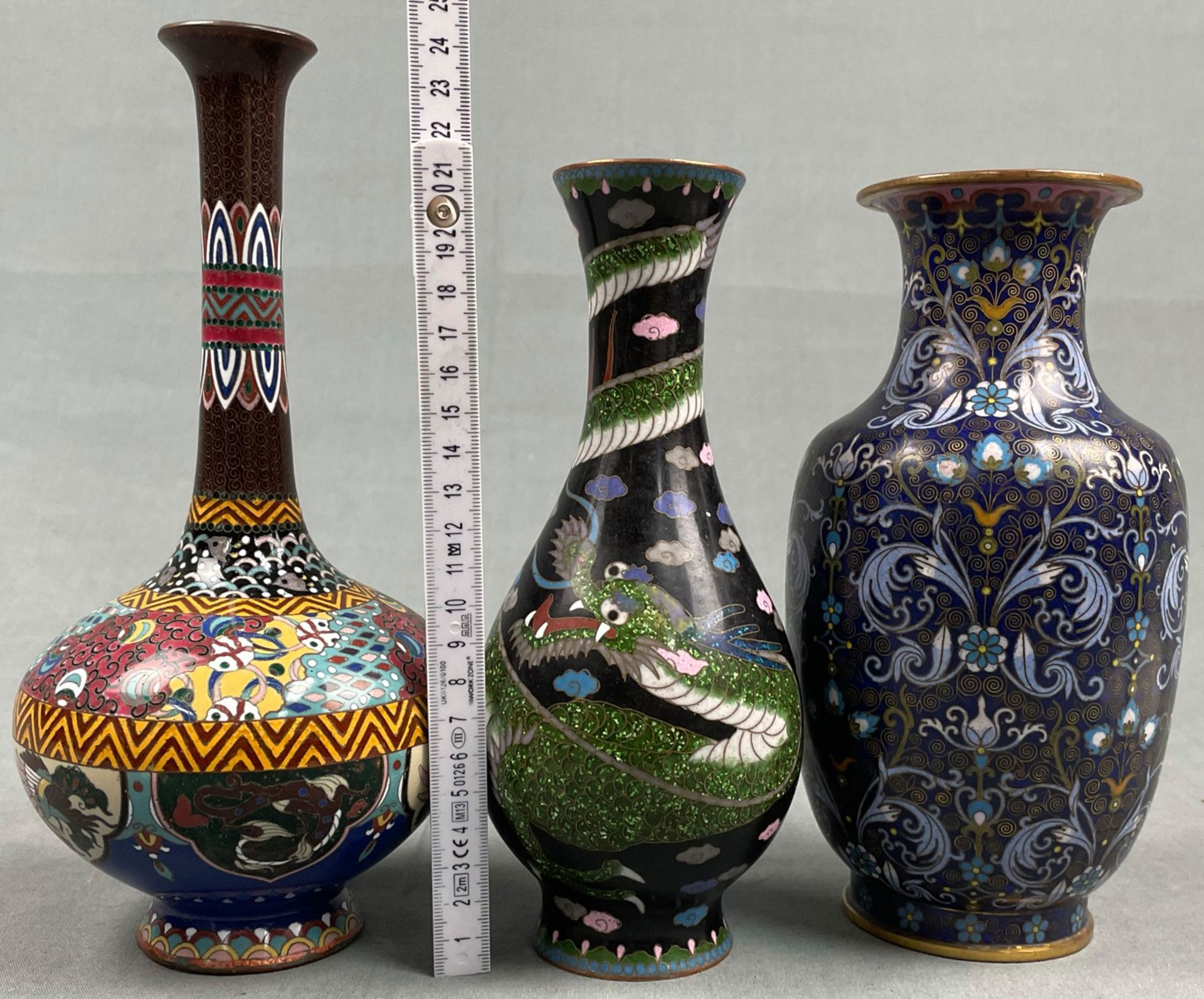 3 Vasen Cloisonné. Wohl Japan, China alt. Auch Drachen mit 3 Klauen. - Bild 14 aus 14