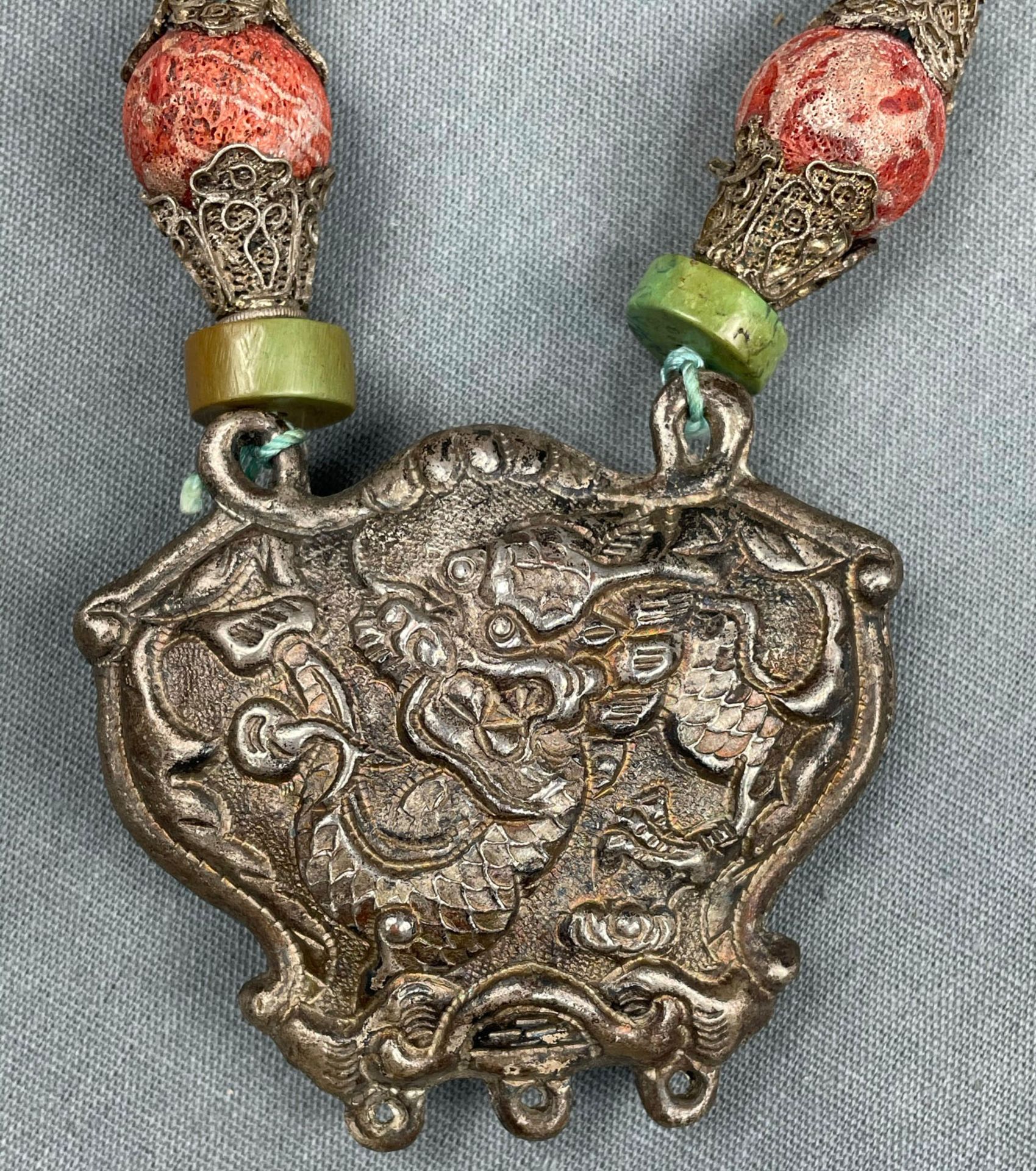 Collier Kette mit Drachen - Anhänger. Wohl Tibet, China antik. - Bild 5 aus 9