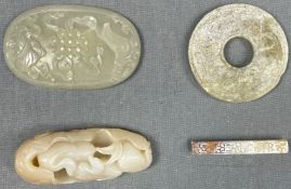 4 Schnitzereien. Wohl China antik. Wohl teilweise Jade?