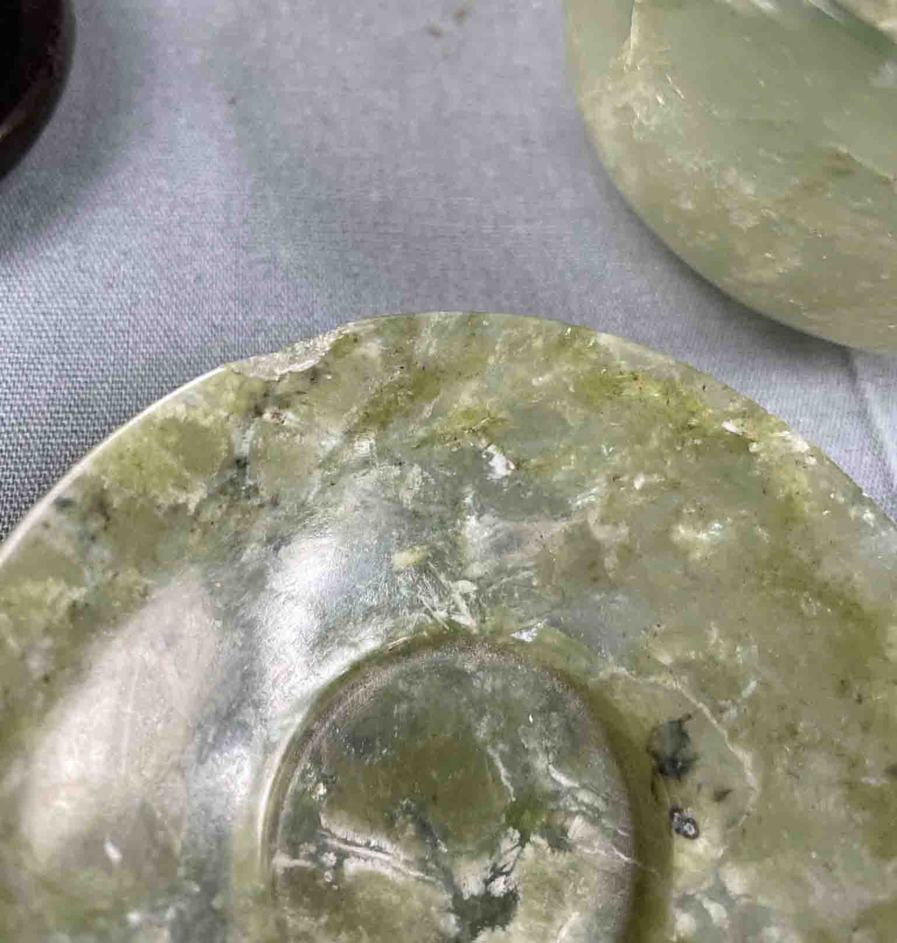 2 Jade? Schalen. Koppchen. Wohl Japan antik. - Bild 12 aus 13