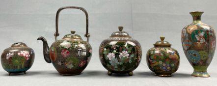 Sammlung Cloisonné. Wohl Japan, China alt.