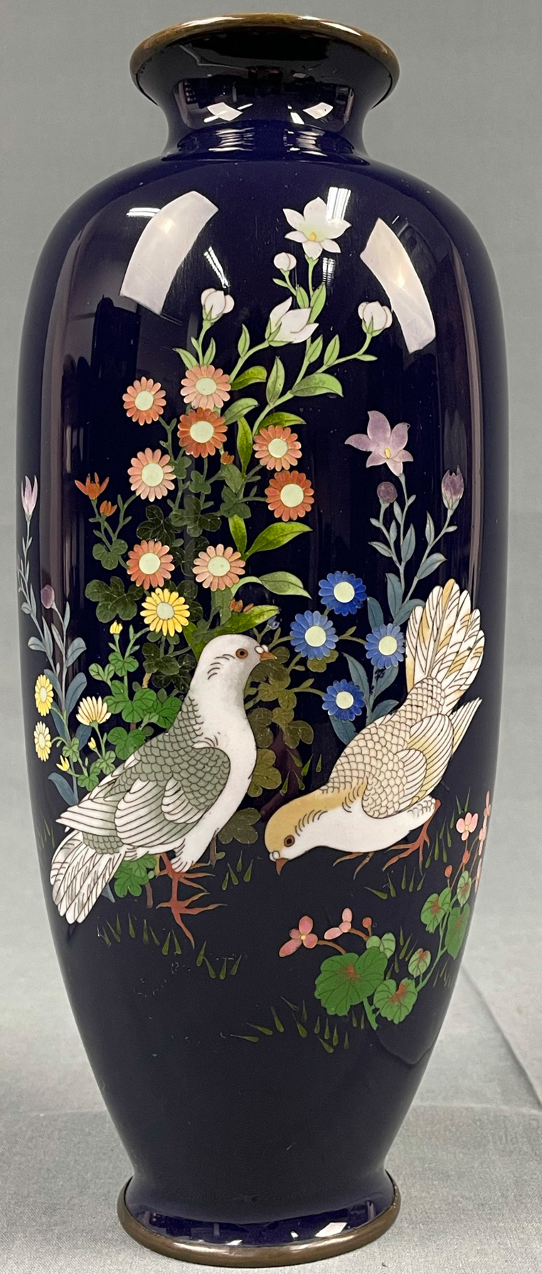 Cloisonné Vase blauer Grund. 2 Vögel.