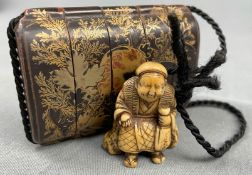 Netsuke mit Marke? Signiert? Mit original Inro, Lackmalerei.