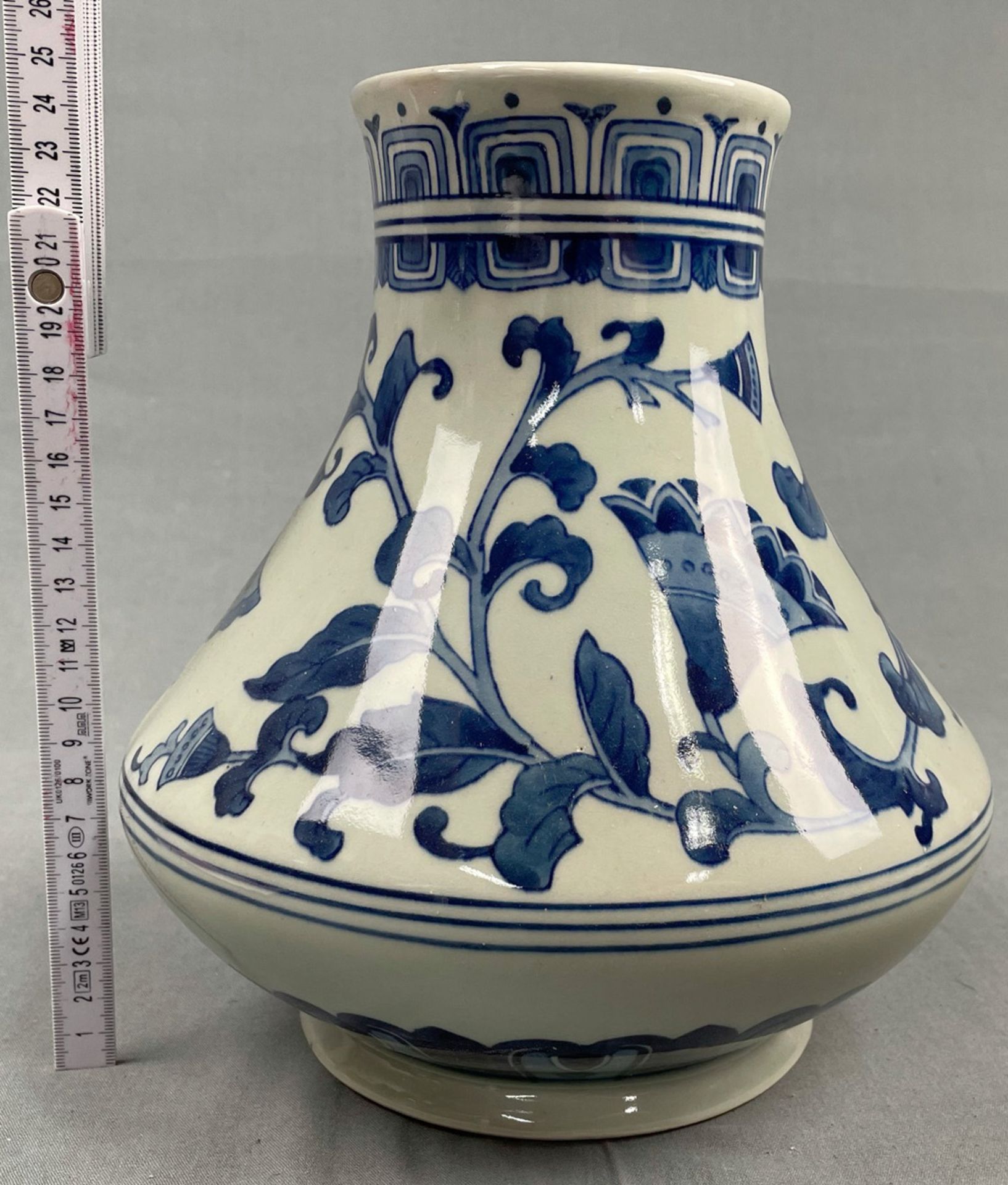 Vase. Blau / Weiß Porzellan. Marke. Wohl China antik. - Bild 11 aus 11