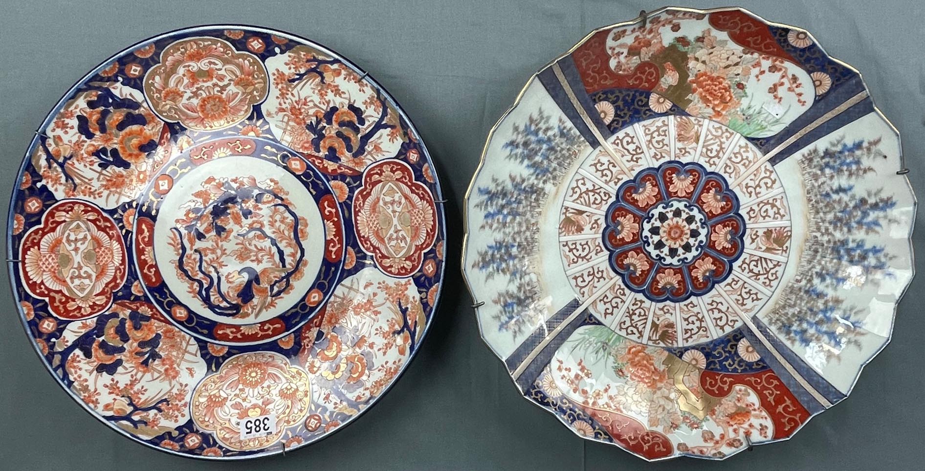 2 große Platten. Porzellan. Wohl China antik.