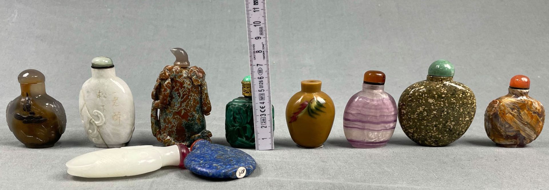 10 feine Snuff Bottles. Wohl China, Japan antik. - Image 8 of 9
