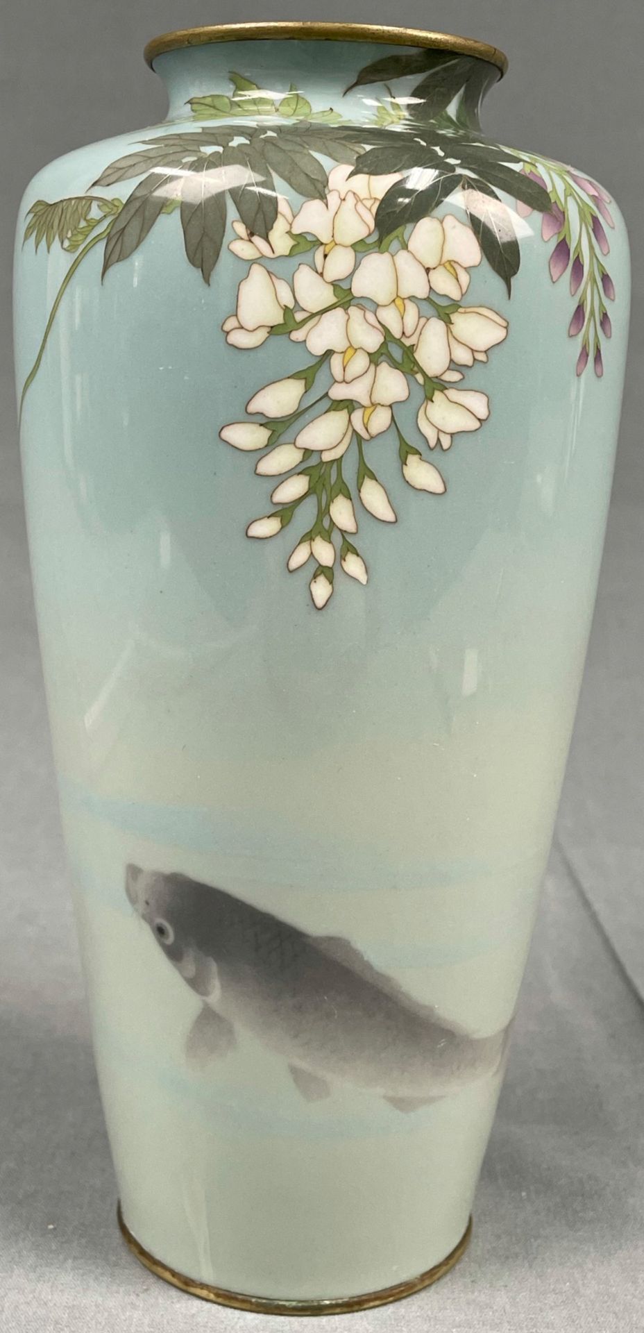 Cloisonné Vase Türkisfarben. Mit Koi - Karpfen.