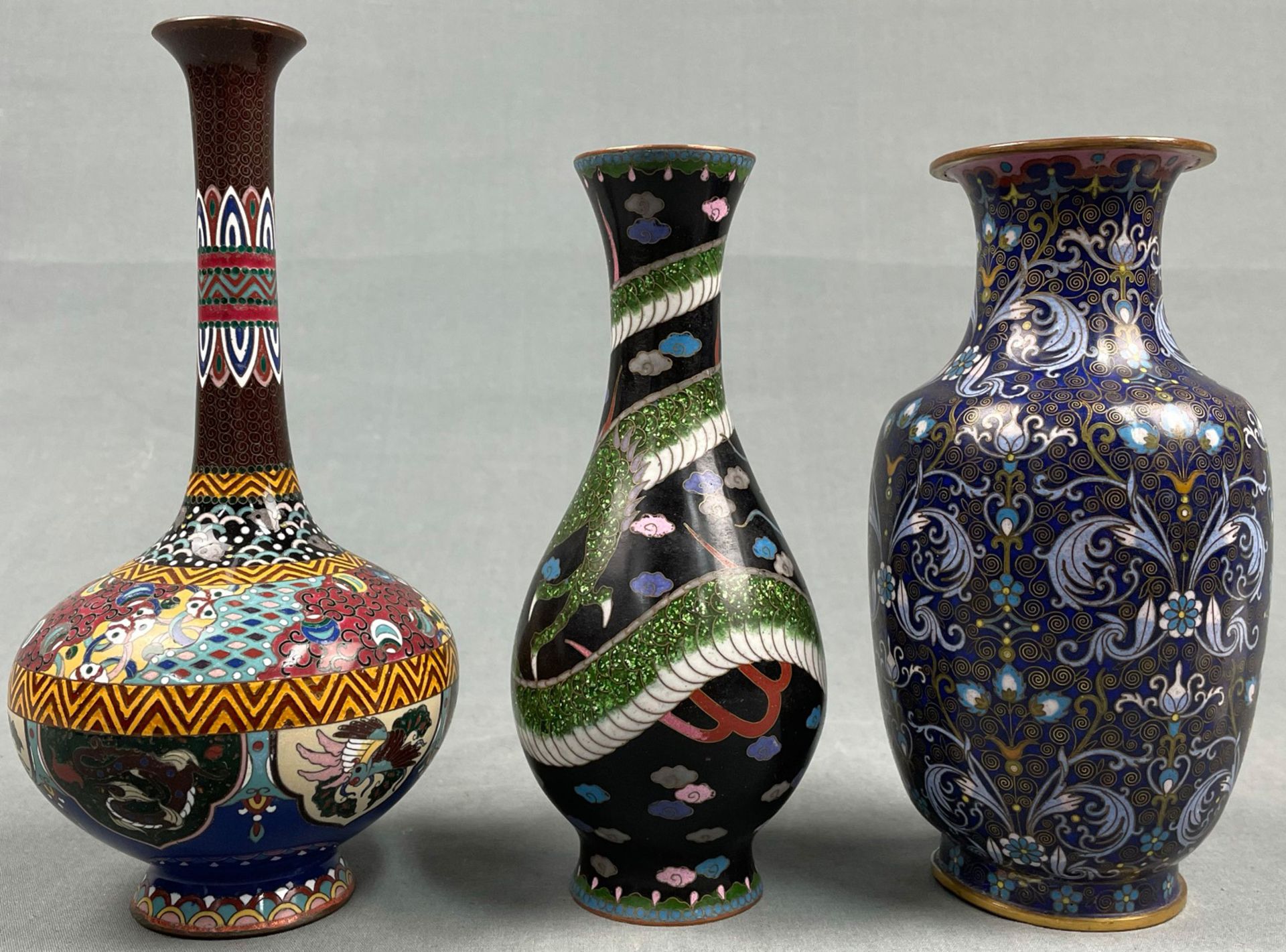 3 Vasen Cloisonné. Wohl Japan, China alt. Auch Drachen mit 3 Klauen. - Bild 4 aus 14