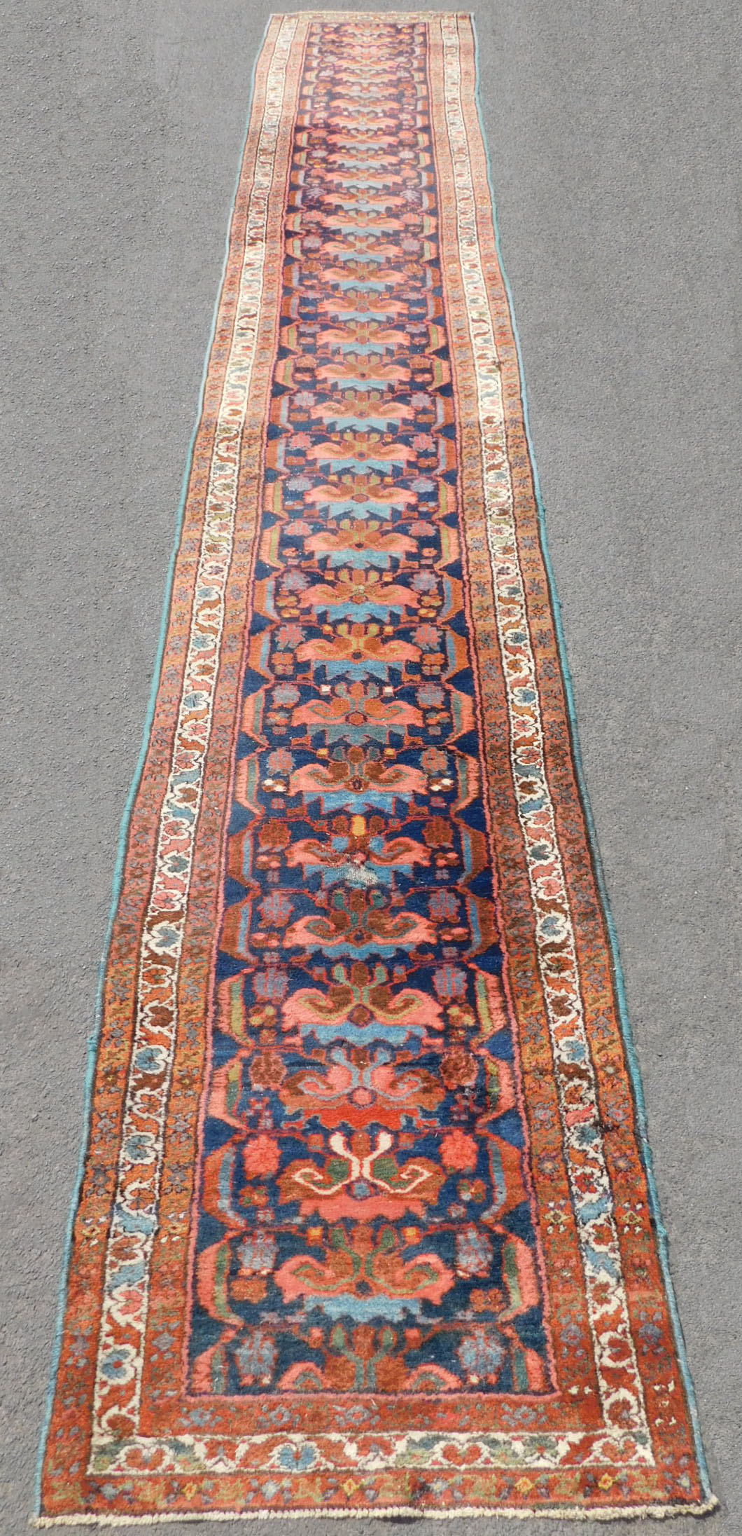 Schmaler Hamadan Läufer. Perserteppich. Iran. Antik.