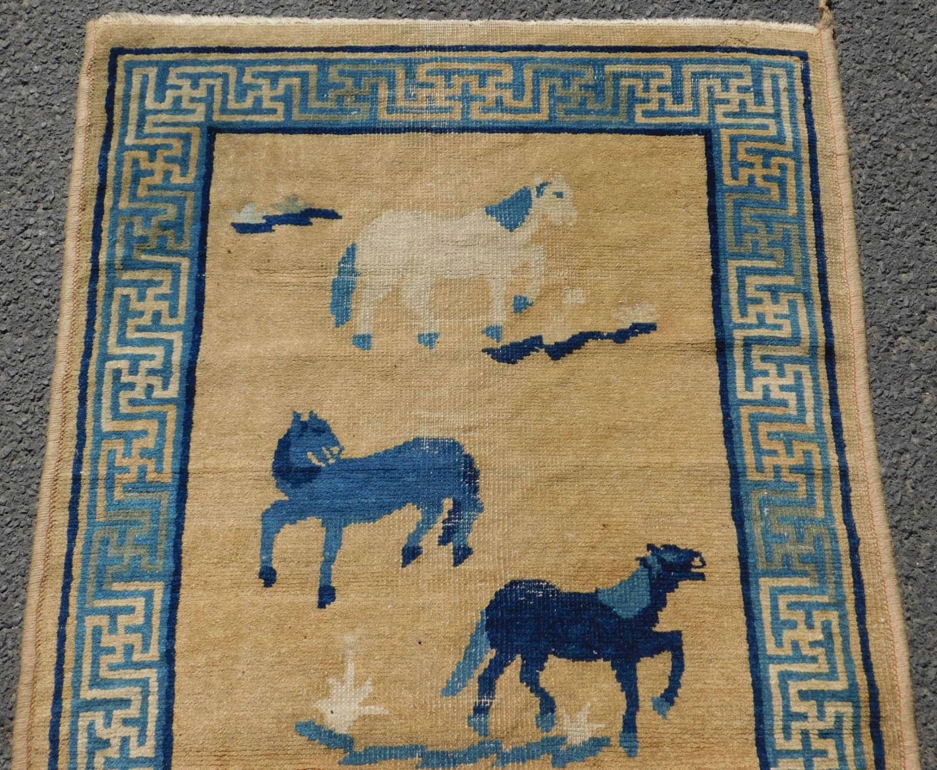 Baotou, Paotou. Teppich mit 6 Pferden. China / Mongolei antik. - Bild 3 aus 4