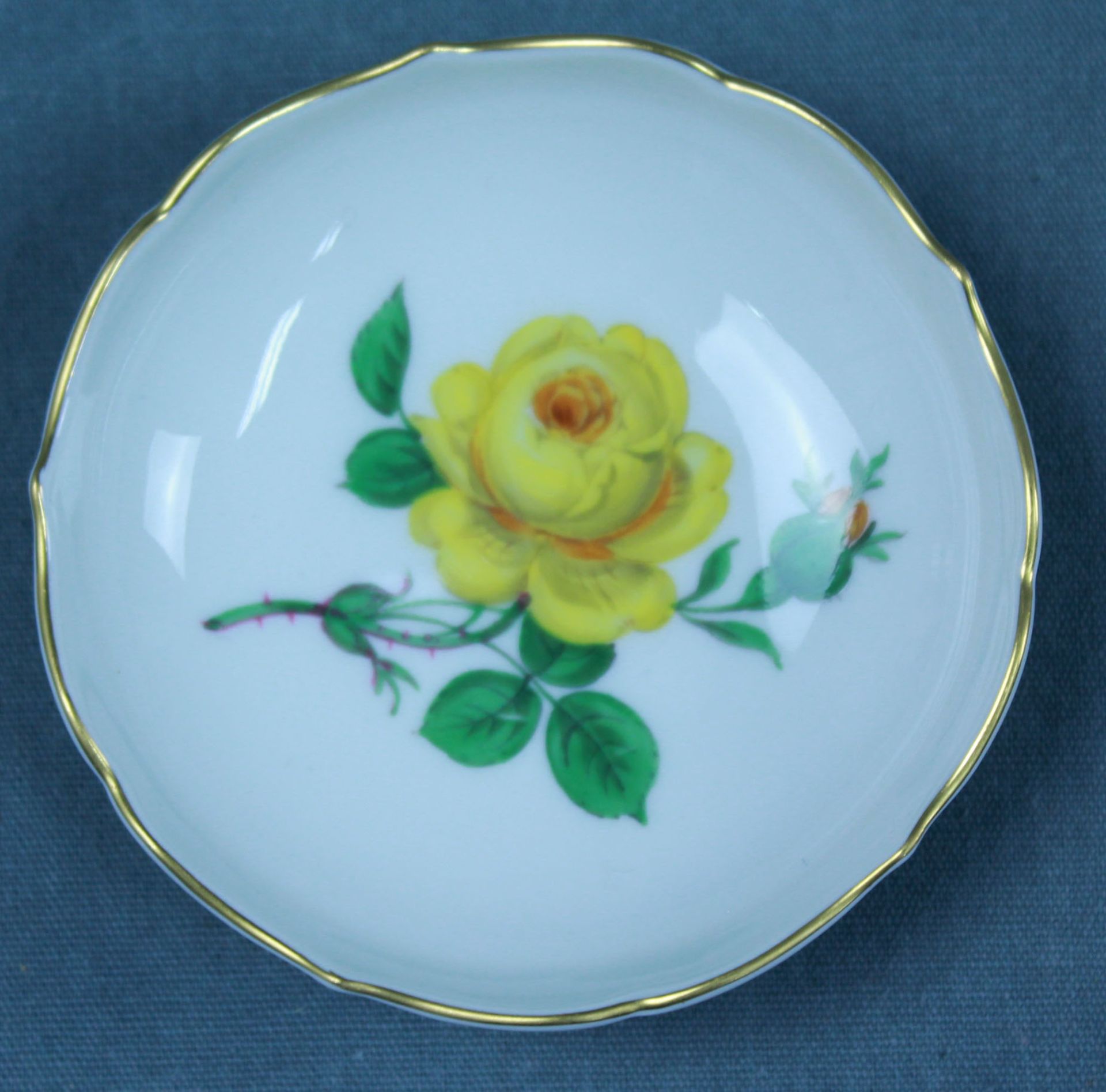 Meissen Porzellan. Konvolut Gelbe Rose. - Image 40 of 70