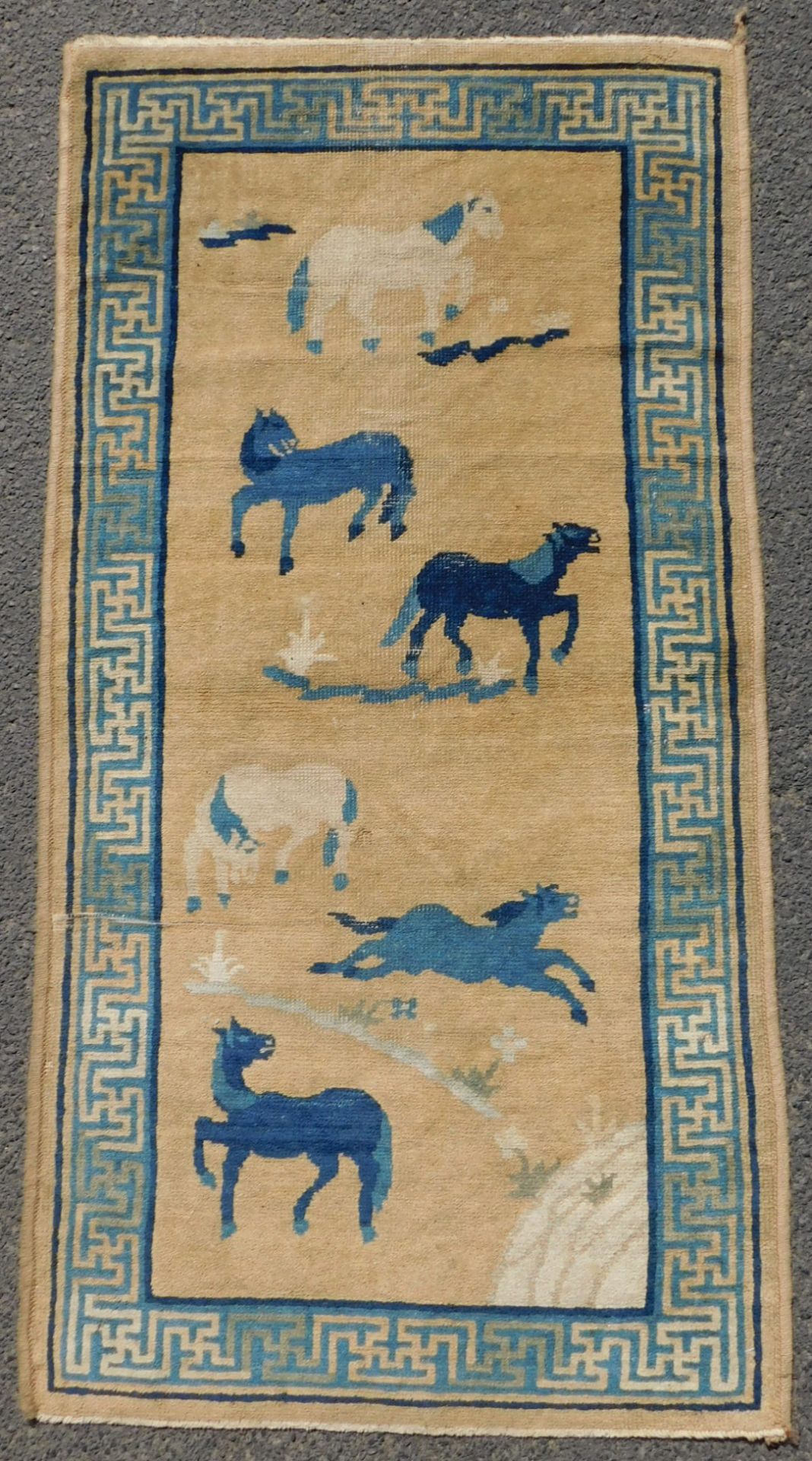 Baotou, Paotou. Teppich mit 6 Pferden. China / Mongolei antik.