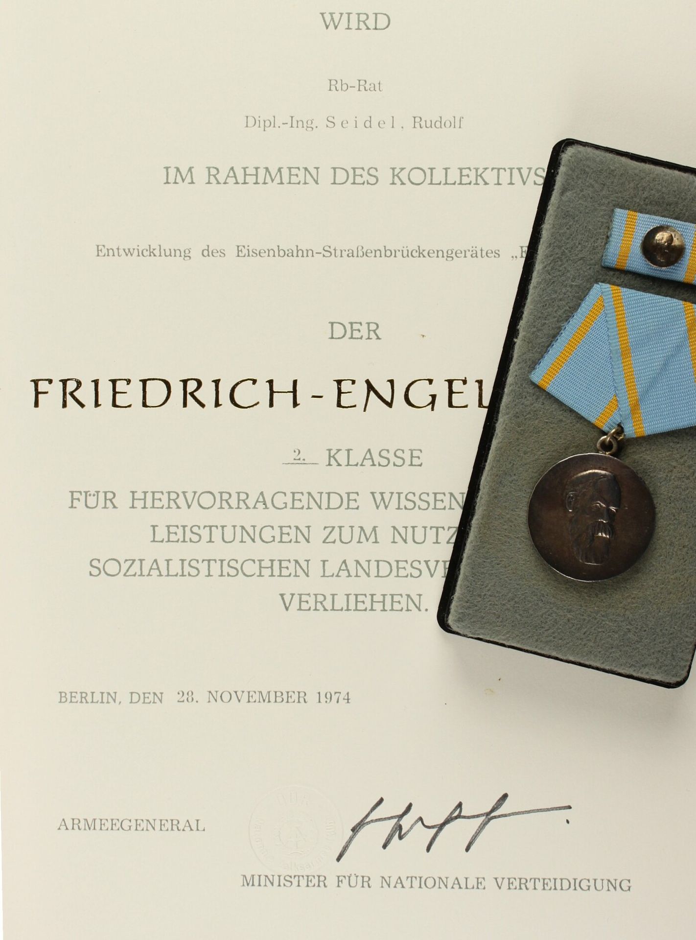 Friedrich-Engels-Preis - Bild 2 aus 2