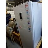 A Blomberg deep freeze. TO BID ON THIS LOT AND FOR VIEWING APPOINTMENTS CONTACT BAINBRIDGES. WE DO