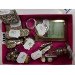 Small items, comprising: a nickel-plated horse-head vesta case, circa 1900; a sterling Man-in-the-