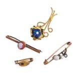 FOUR SMALL BARRETTE PINS IN YELLOW GOLD