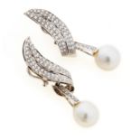 PAIR OF EARRINGS WITH PEARLS AND DIAMONDS
