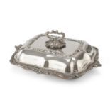 SILVER-PLATED ENTREE DISH WALKER & HALL 19TH CENTURY