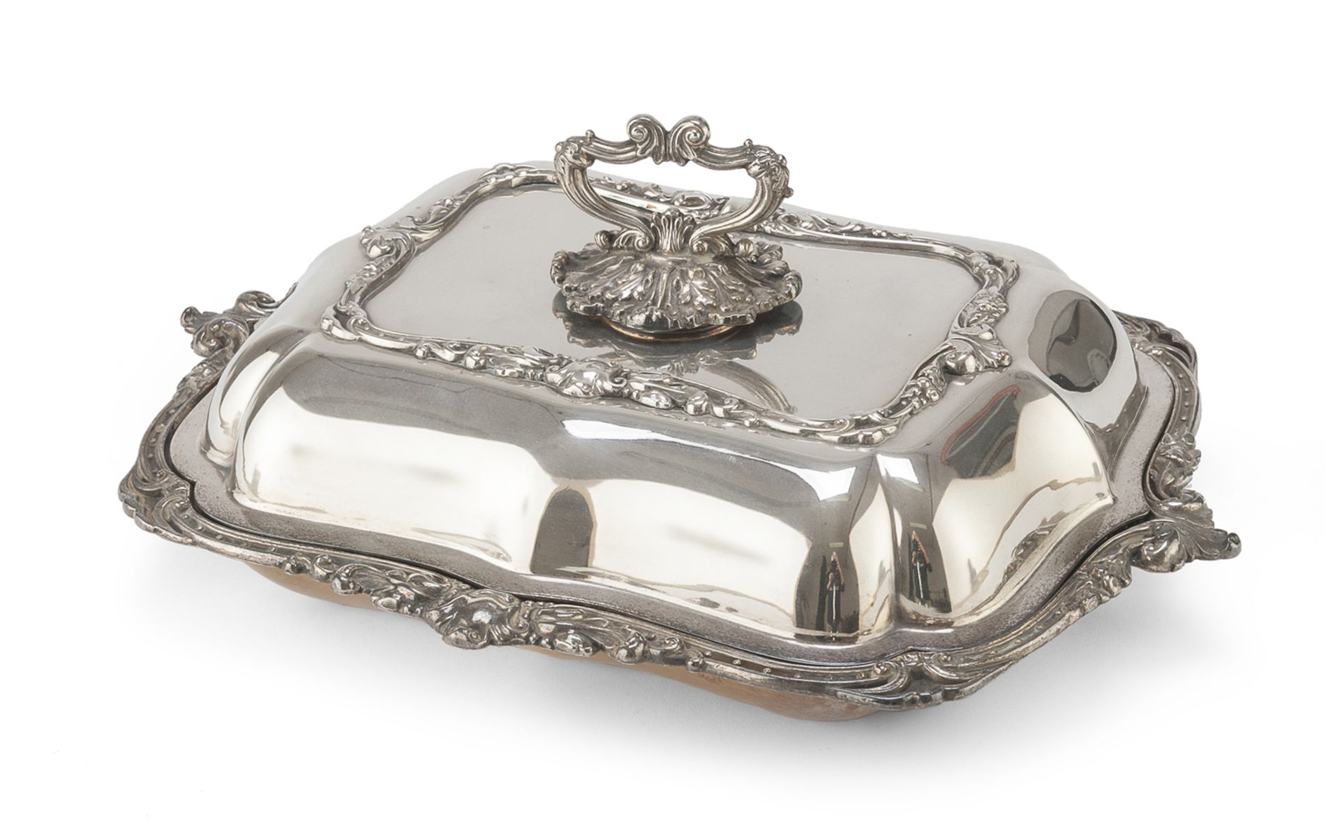 SILVER-PLATED ENTREE DISH WALKER & HALL 19TH CENTURY