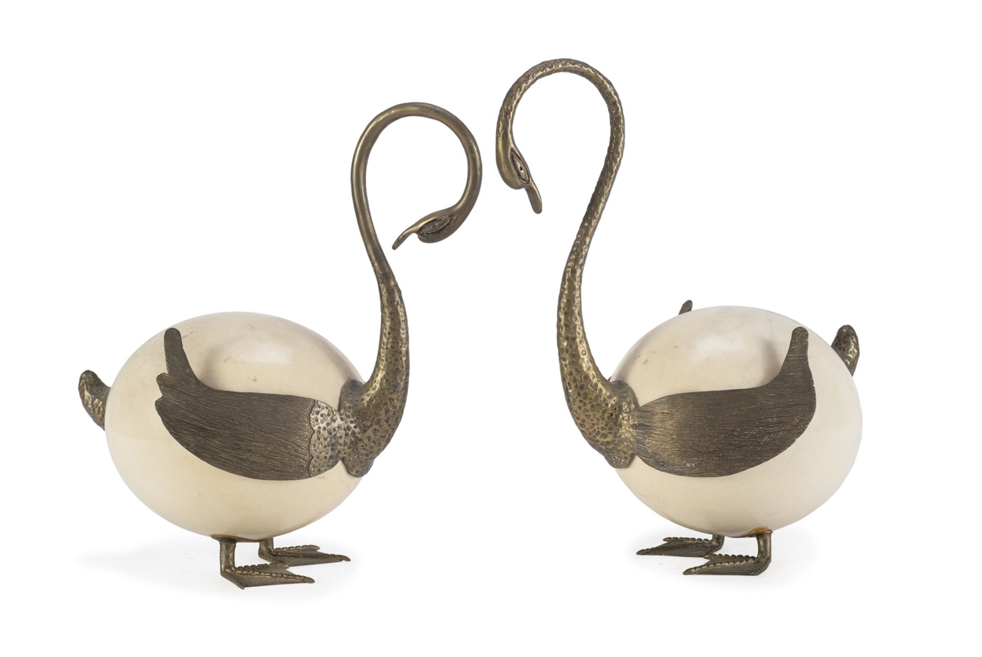 PAIR OF OSTRICH EGGS 20TH CENTURY