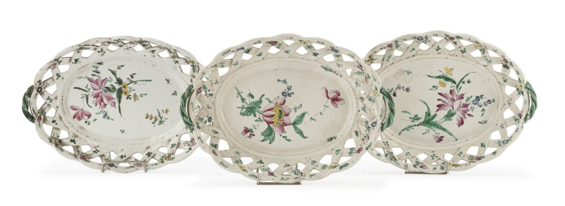 THREE TRAYS IN MAJOLICA BASSANO 19TH CENTURY