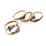 FIVE WEDDING RINGS IN YELLOW GOLD