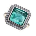 WHITE GOLD RING WITH EMERALD