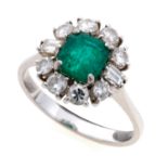 WHITE GOLD RING WITH EMERALD