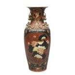 A LARGE CHINESE POLYCHROME PORCELAIN VASE. 20TH CENTURY.
